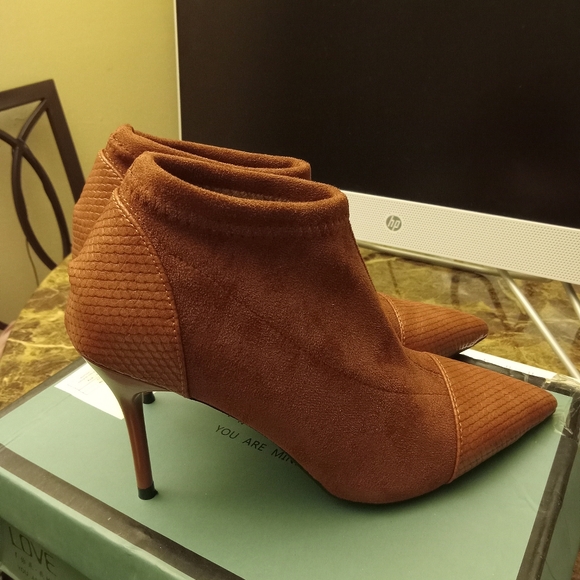 NWT Shein Cognac Faux-Suede Shootie - Picture 2 of 3